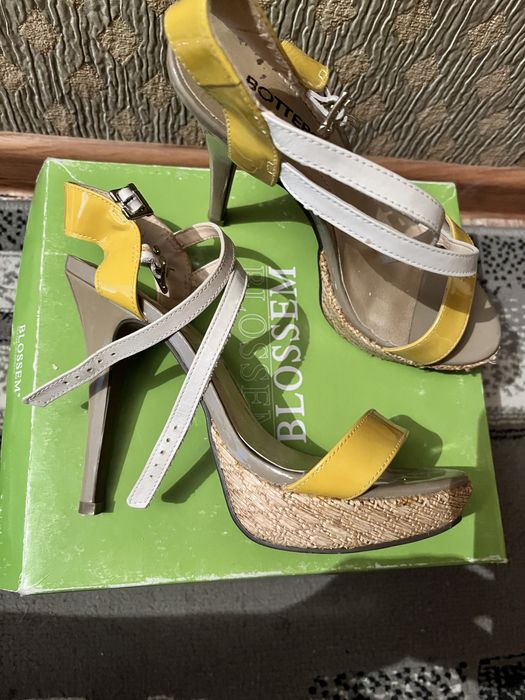 Продам обувь женскую