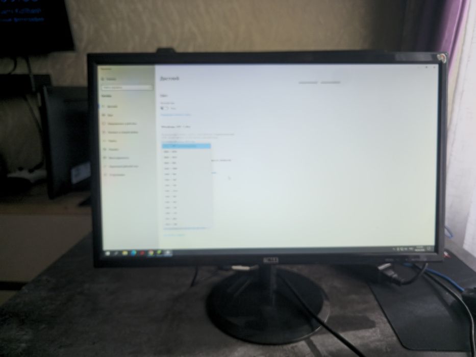 Монитор QMaX 22 дюйма