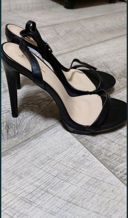 Срочно классическая обувь