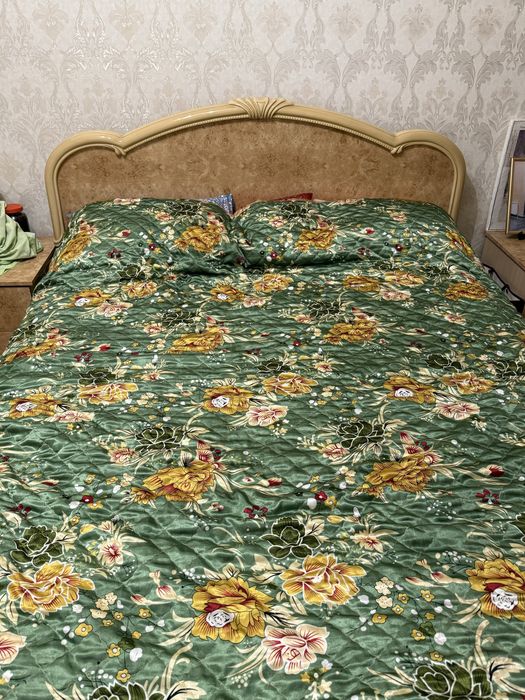 Кровать деревянная