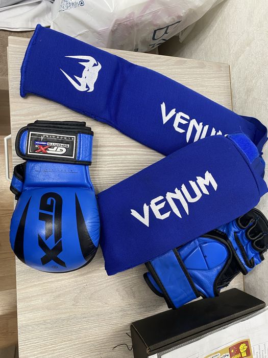 Футы, перчатки (состояние новые)