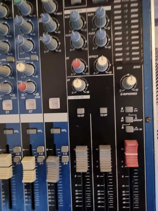 Mixer Studio Yamaha MG16/16FX