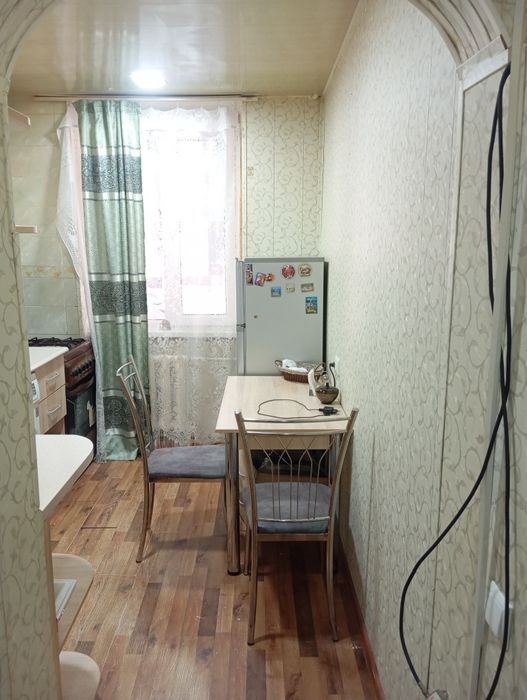 Продается своя 1/1/4  квартира  с подвалом . Кирпич.