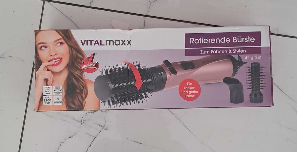 Ротираща четка за коса VITALmaxx 1200W – нова, комплект с приставки