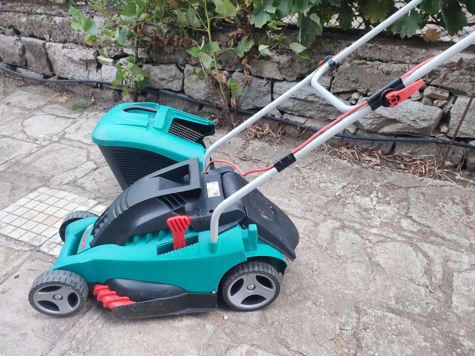 Електрическа косачка Bosch