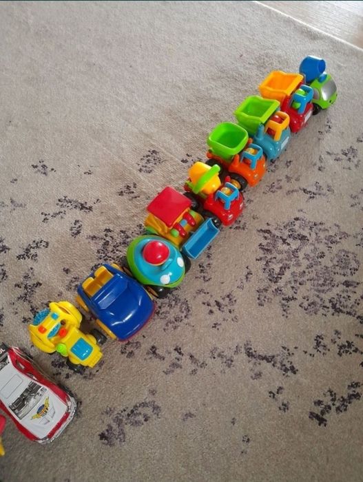 set de 12 masinute in stare impecabila masini masina joaca jucarii
