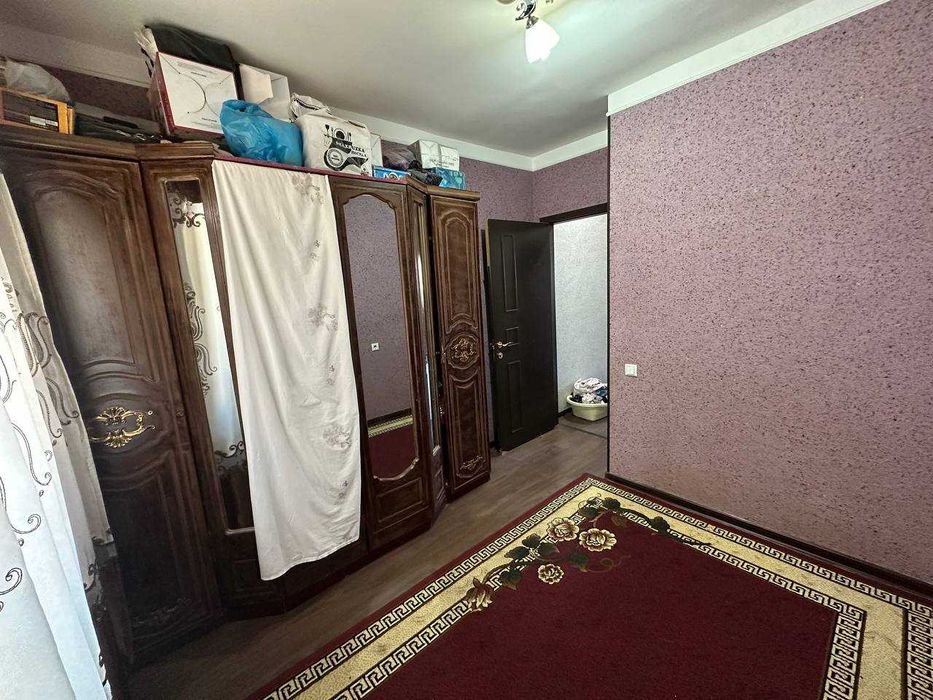 Продаётся 3х комн квартира на 3 этаже Ор-р 7 микрорайон Мегамаркет