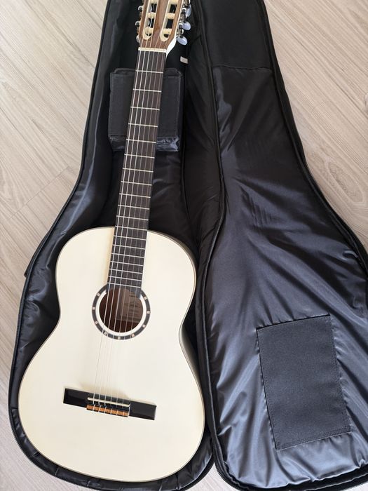 Ortega R121 White Класическа китара с размер 1/2
