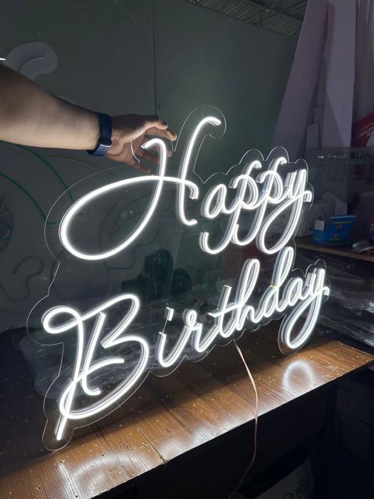 Неоновая Вывеска РЕКЛАМА