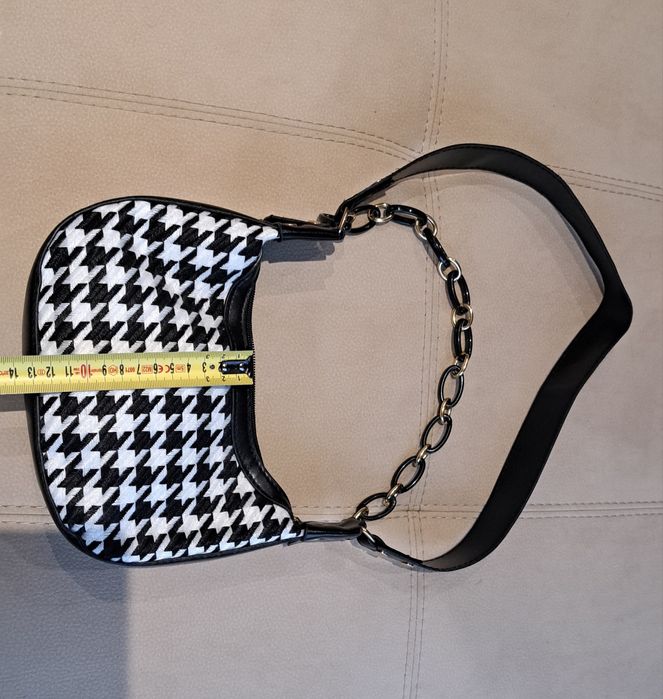 Нова мини дамска чанта от текстил и еко кожа.