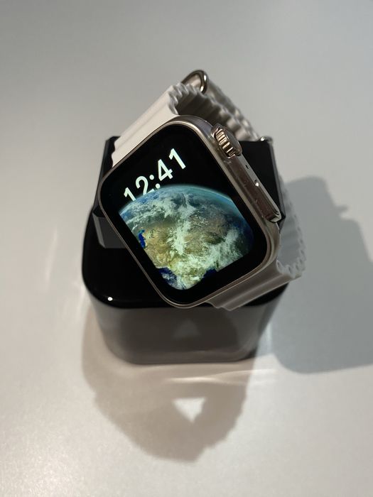 Смарт часовник чисто нов