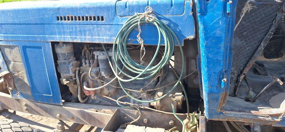 Mtz 80 holati zoʻr ishga tayyor holatda  bolonlari yangi bosilgan .