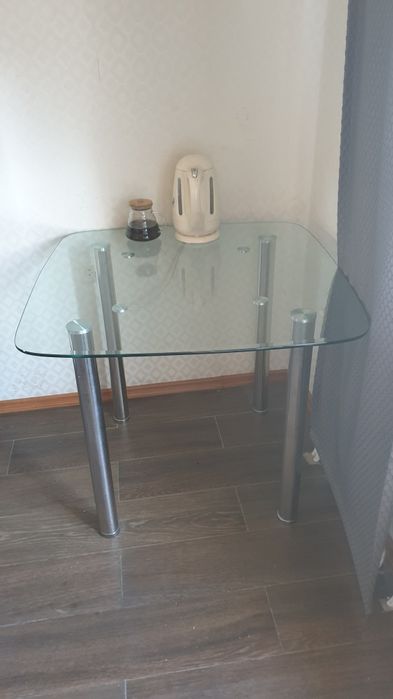 Продам стол кухонный стеклянный
