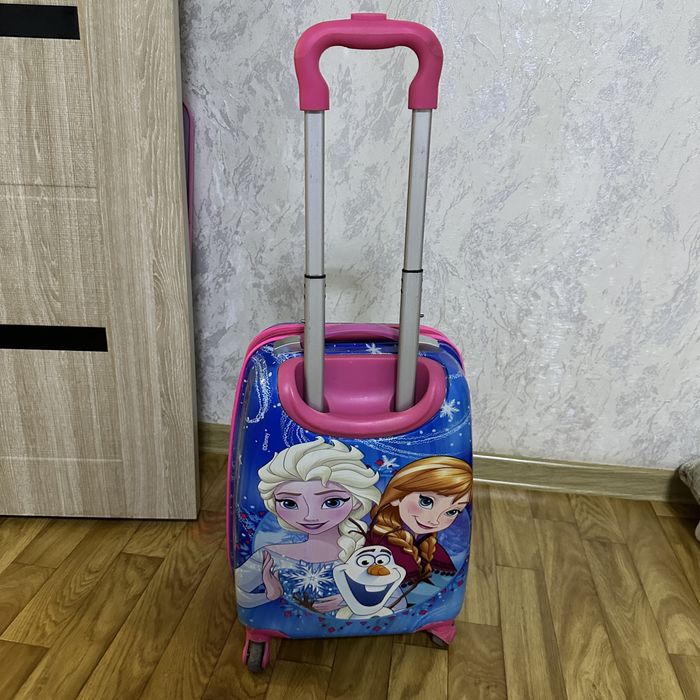 Продам чемодан детский