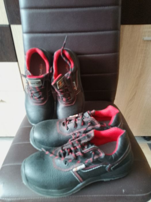 Работни обувки с метални бомбета/нови