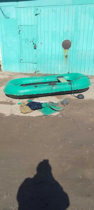 Резиновая надувная лодка