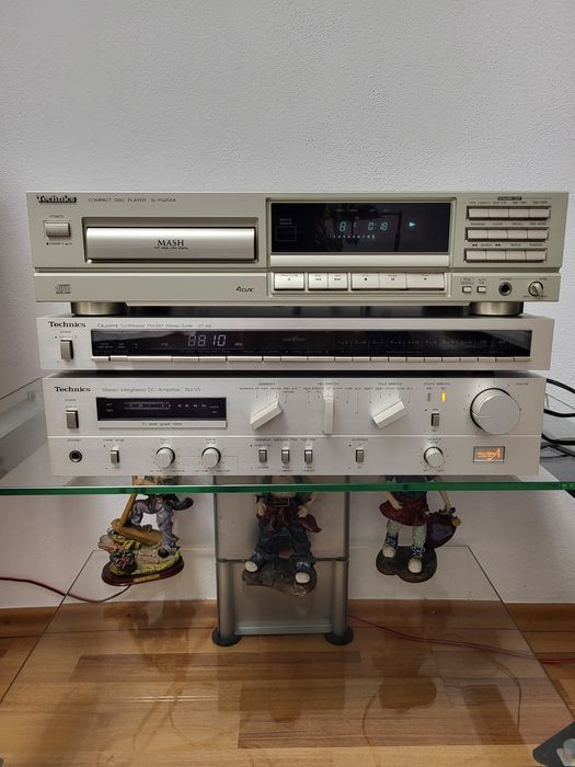 Technics SU-V5 CD Player SL-PG200A Radio Tuner ST S4