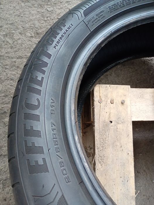 Почти нови 4бр.205/55/17 Goodyear EGP dot4220