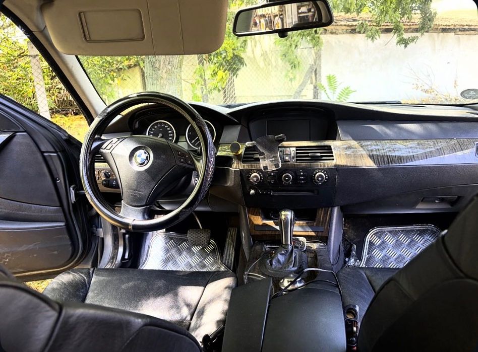 Mașină de vânzare BMW