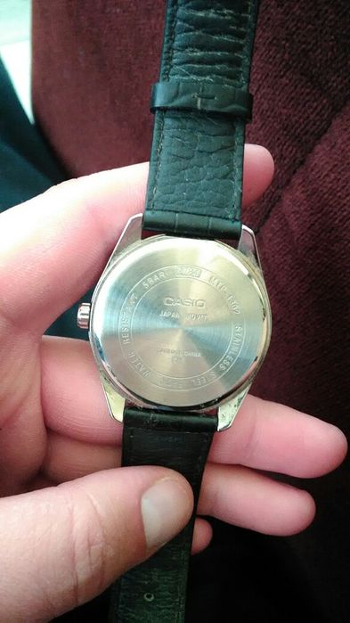 Ceas casio original.(vand sau schimb).