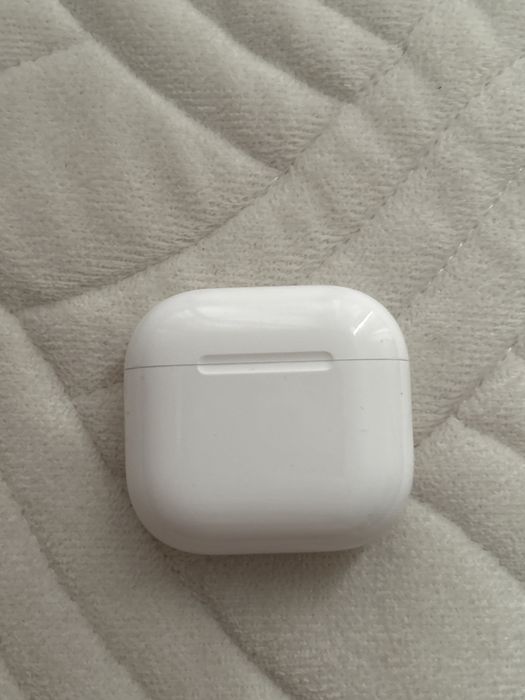 Airpods 4 с шумоподавлением