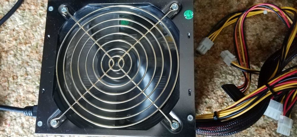 Продавам Захранване 550 w