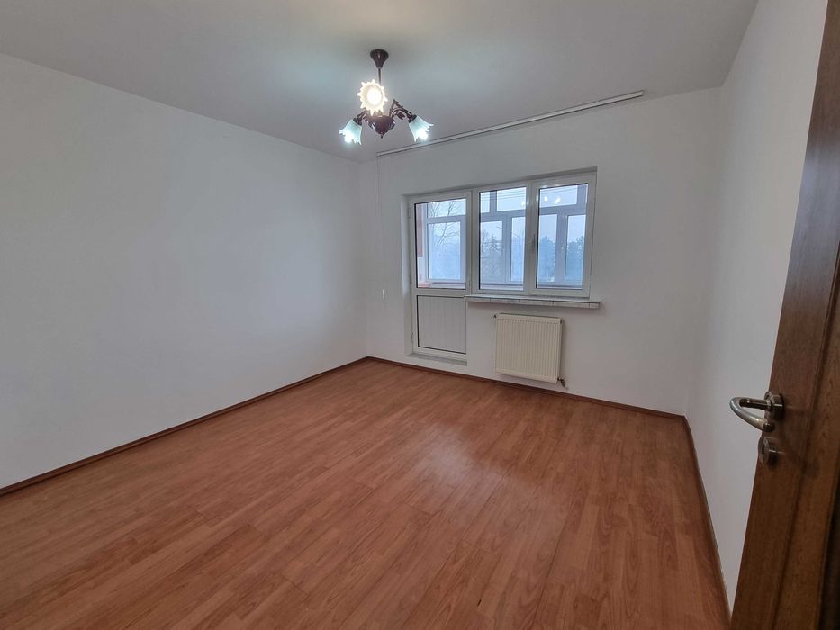 Ap. 3 camere, et. 2, 67 mp, Str. Drăgăneṣti, Bl. 12