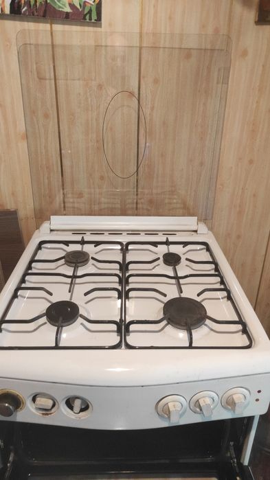 Продам газовую плиту