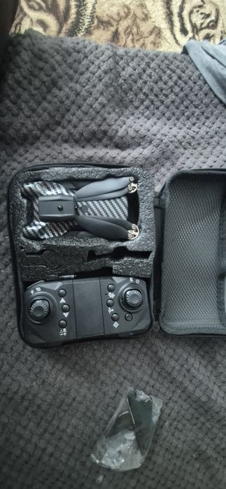 Продам квадрокоптер модель  jjrc h106