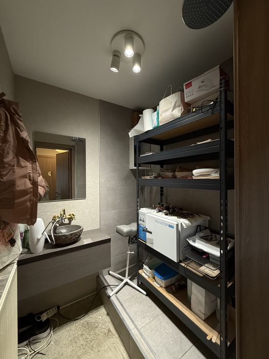 Afacere la cheie salon infrumusetare  UNIVERSITATE