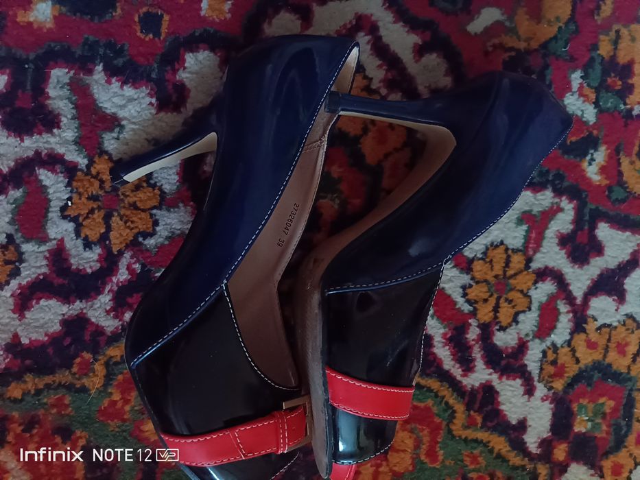 Туфли на каблуке новые