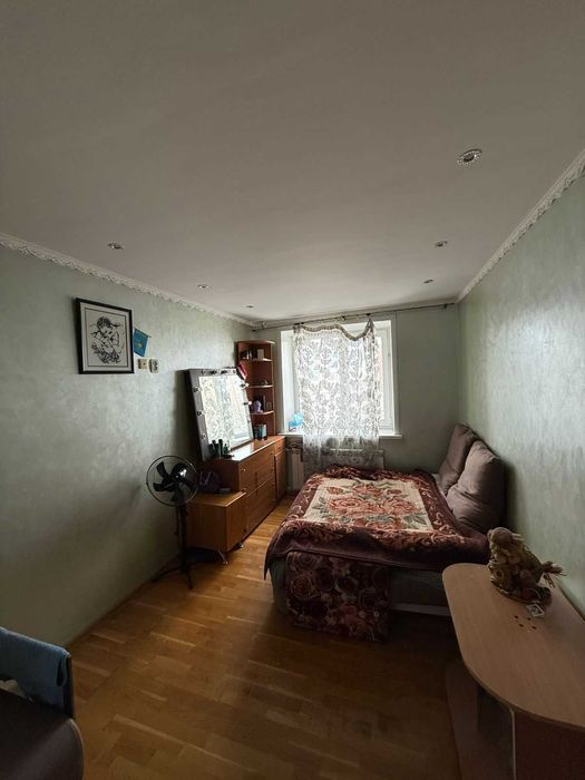 Продается трех комнатная квартира,