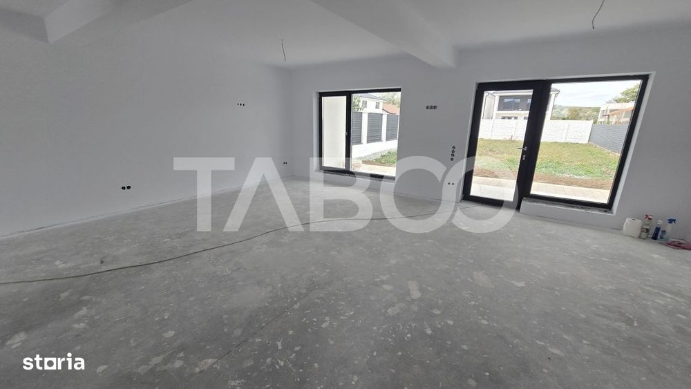 Casa de vanzare 4 camere 2 bai 380mp teren liber  2 parcari Selimbar