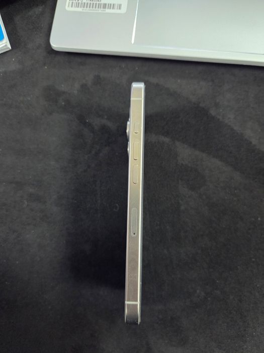 Iphone 16 pro Titanium Grey