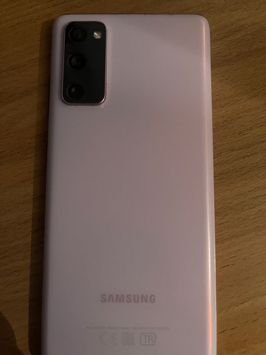 Продам samsung s20 fe