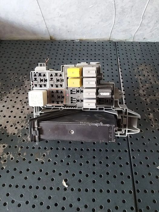 Panou relee modul confort opel meriva a x03 13111111