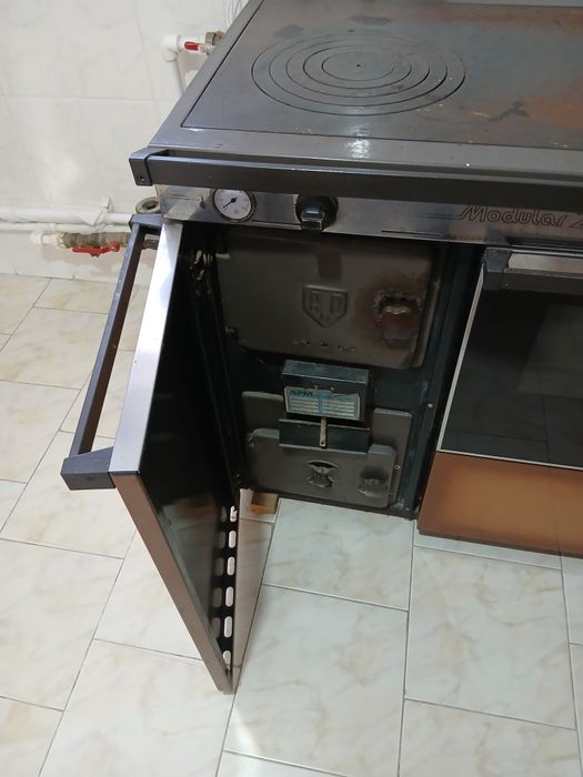 Vând soba centrala pe lemne