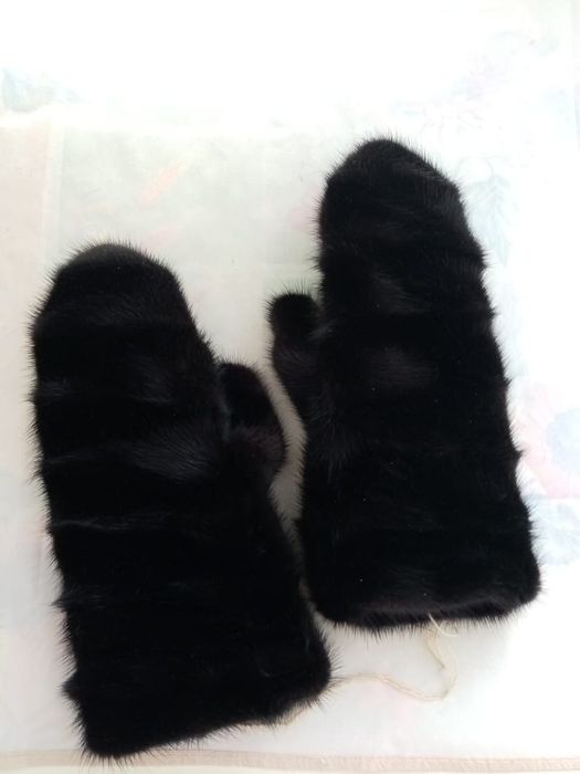 Продам варежки норковые