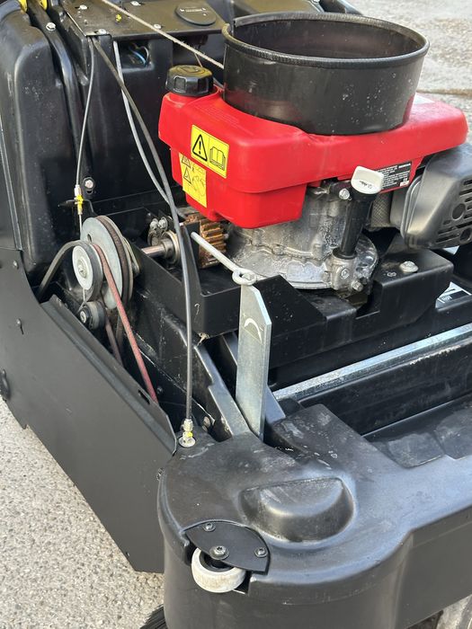 Бензинова метачна машина Karcher Ksm 750