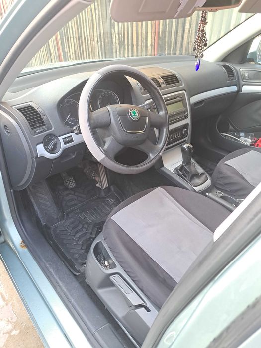 Vand Skoda , motor 1.4 TSI , qn fabricatie 2010, proprietar.