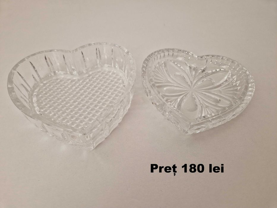 Vând vaze, scrumiere și bombonieră din cristal superior