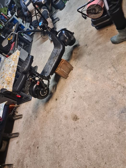 Vând scuter electric
