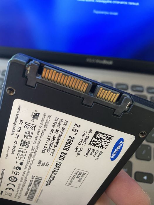 Продам SSD Samsung 256GB.