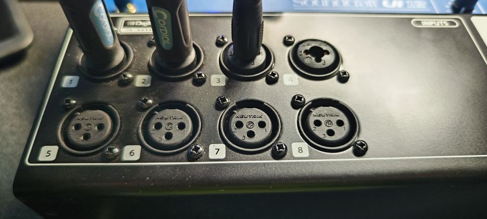 Soundcard Ui12 смесителен пулт