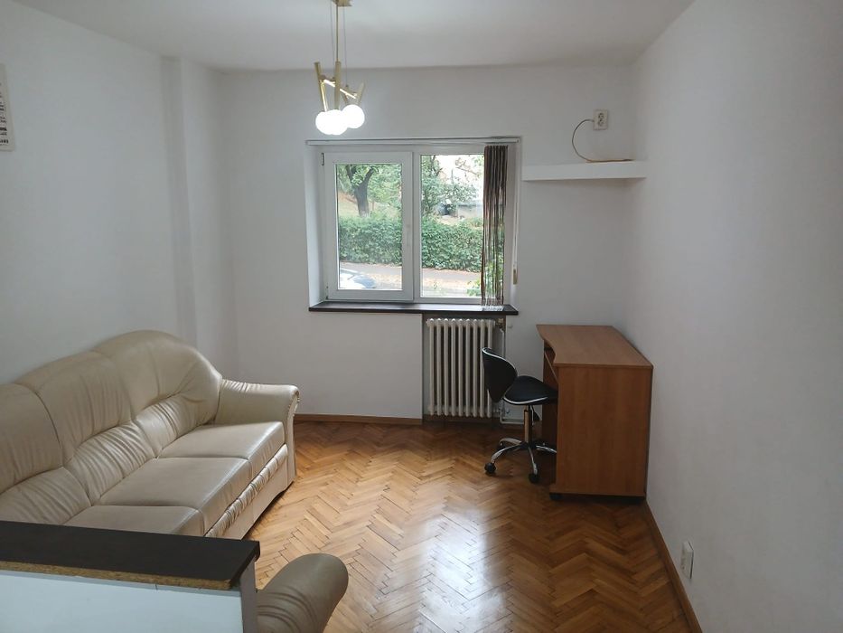 PF dau in chirie ap 3 camere Zorilor, str Pasteur
