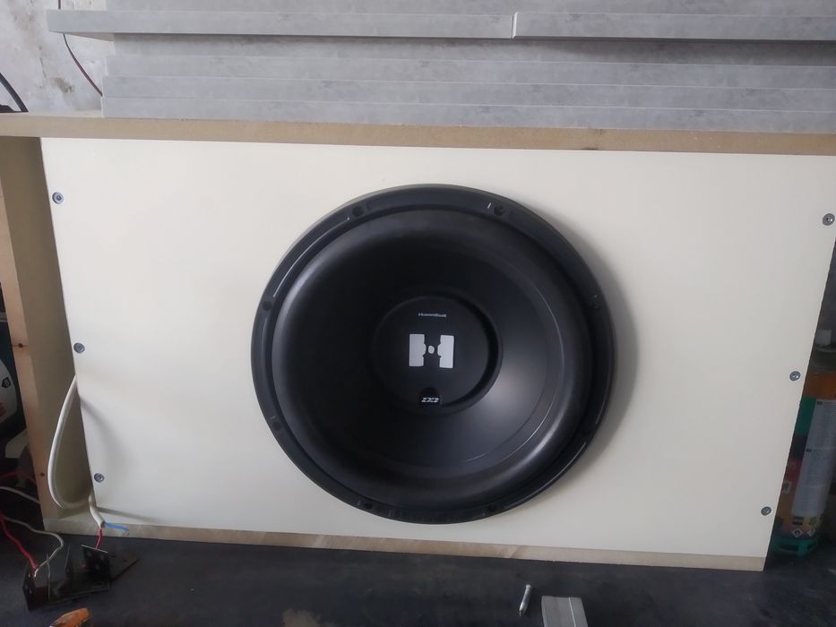 Сабвуфер ганибал1200w + ящик