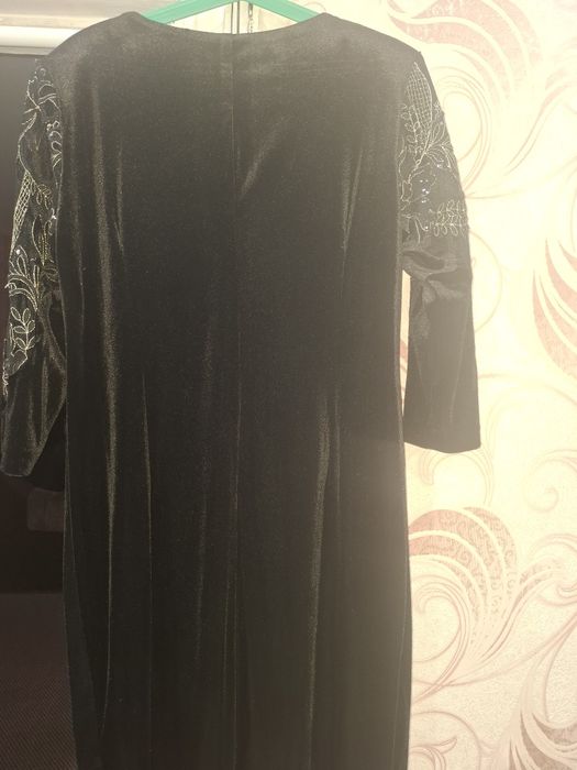 Продам вечерние платья