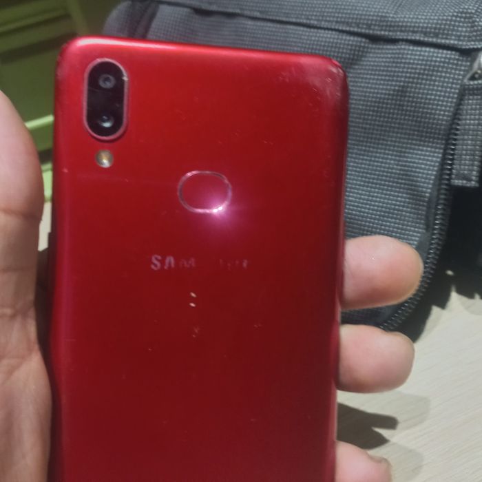 Сотовы телефон самсунг 10а