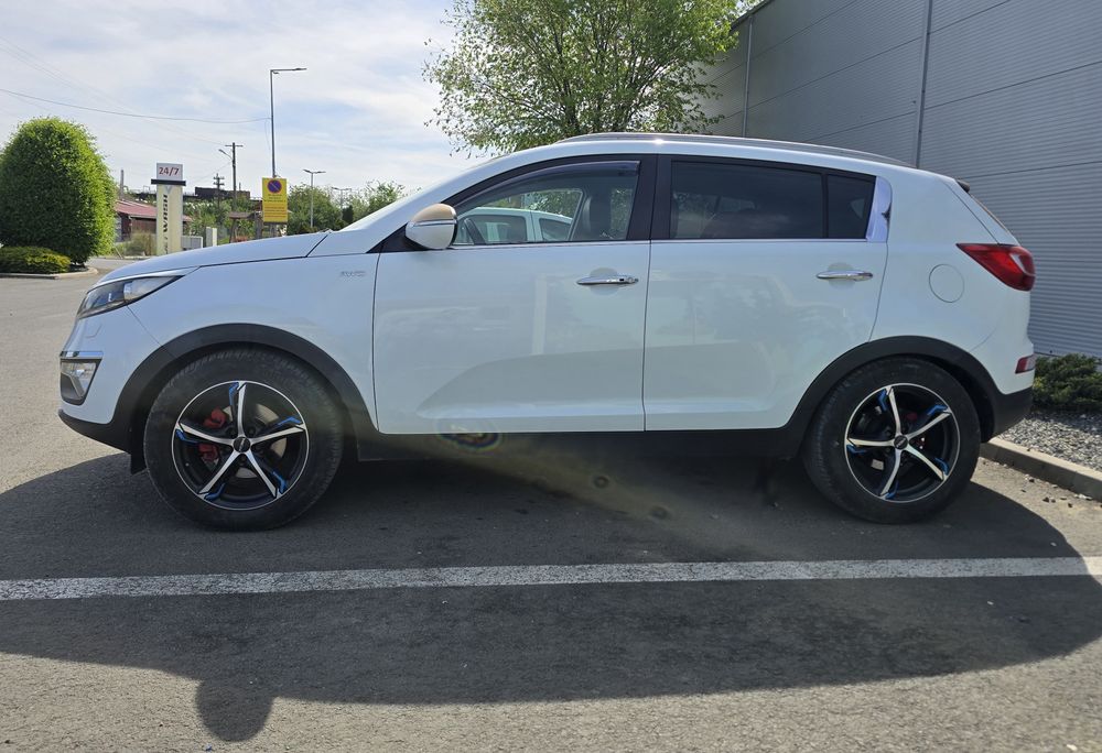 KIA Sportage 2012 — imagine 2