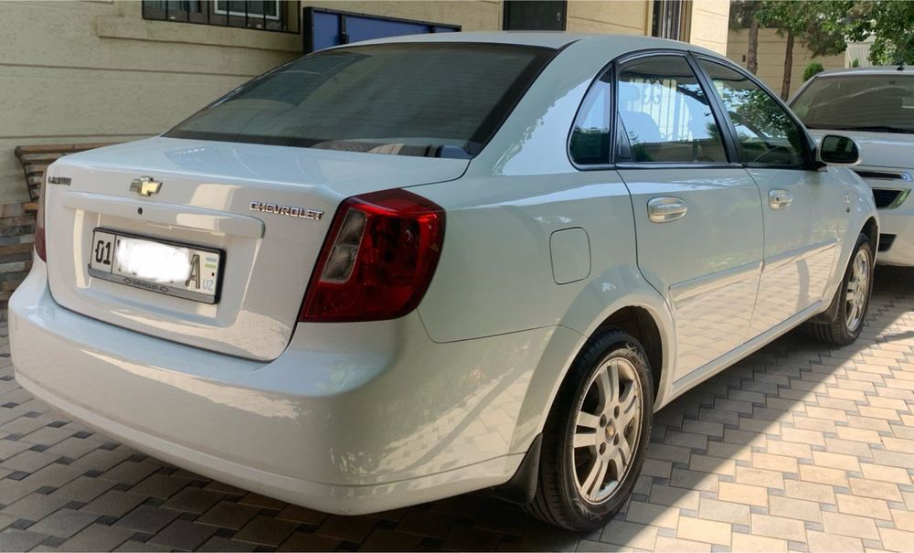 Ласетти 1,8 автомат 3 поз